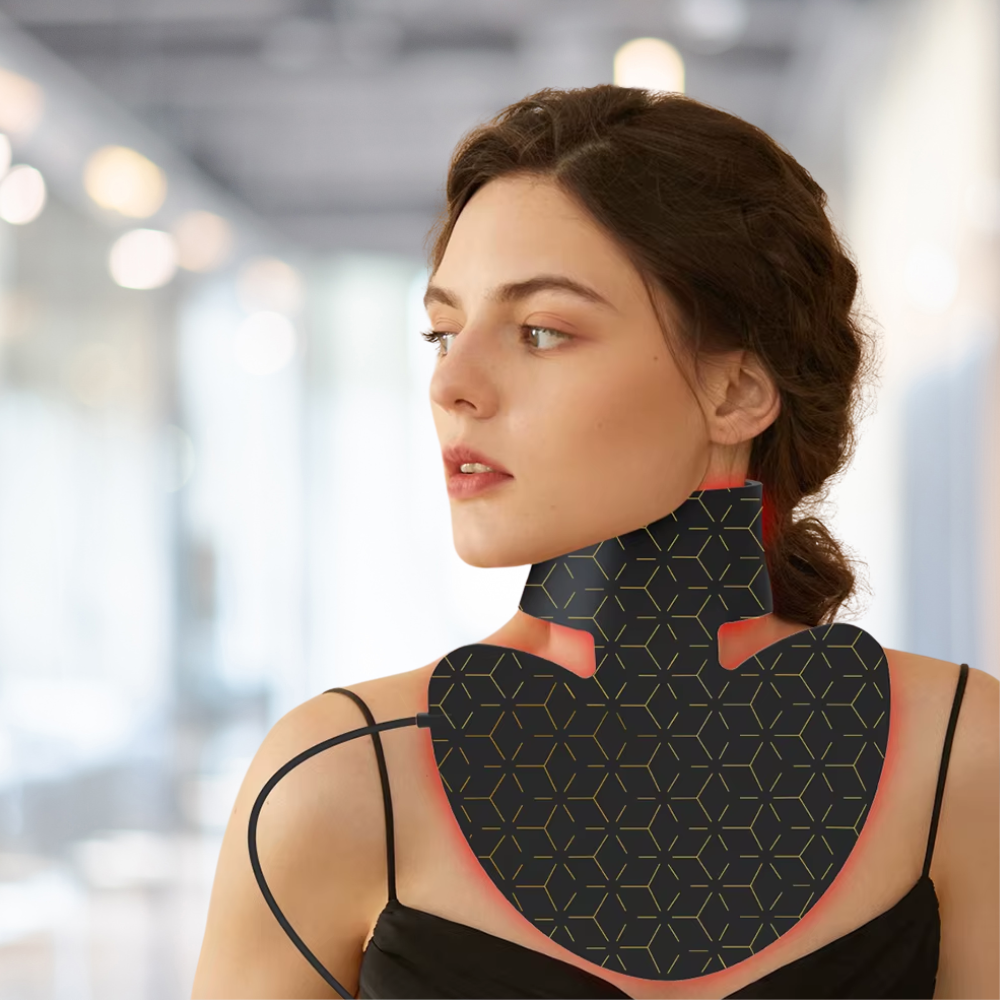 utilisation d'un masque led pour le cou et le décolleté