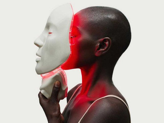 Masque LED : Quelle couleur de lumière choisir selon votre type de peau ?